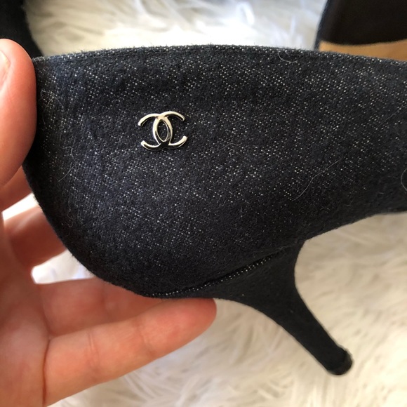 Chanel pointed toe heels - Picture 4 of 8